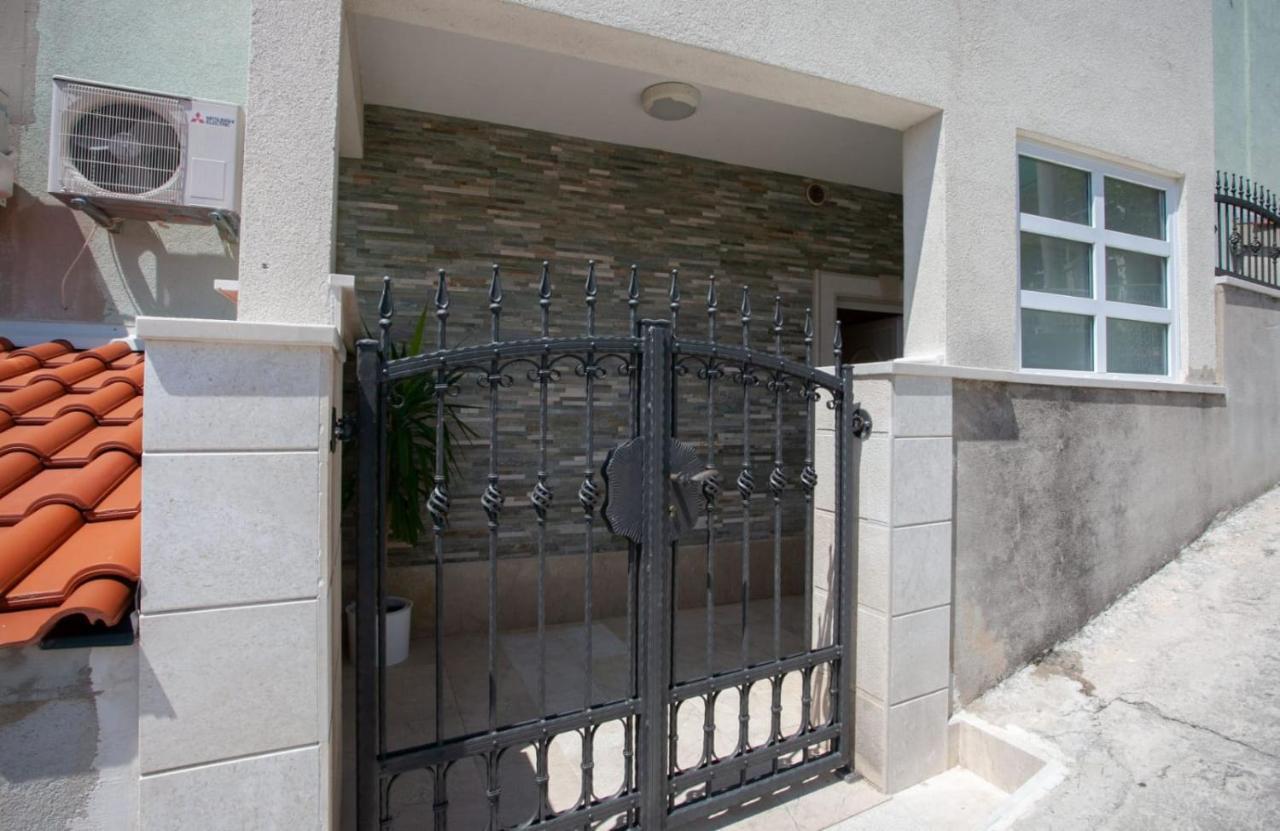 Apartament Dispet Dugi Rat Zewnętrze zdjęcie